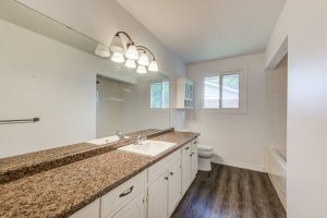 030-109WhiteOakPl_30_m
