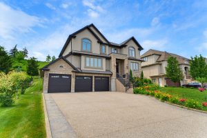 38 River Valley Dr